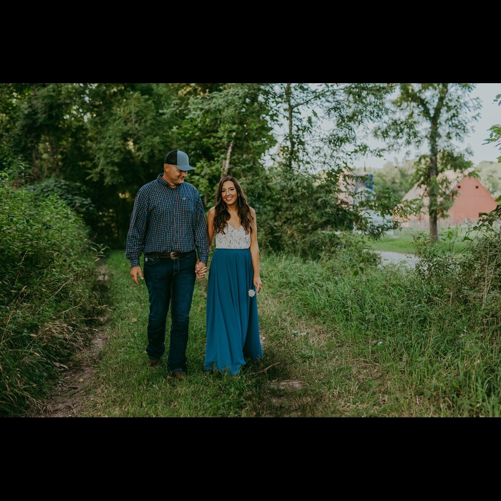 Blue skirt & lace top engagement/family picture outfit